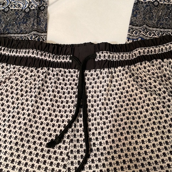 Women’s long Nylon pants size small/medium black white blue pattern drawstring - Picture 6 of 10